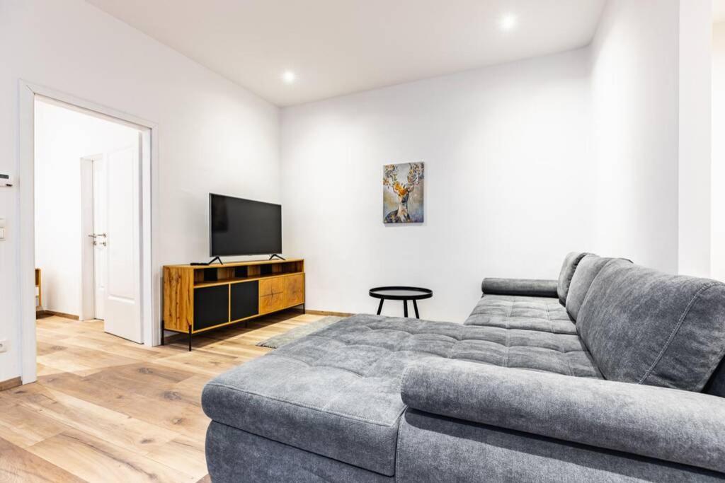 Modern Next To Subway Station Appartement Wenen
