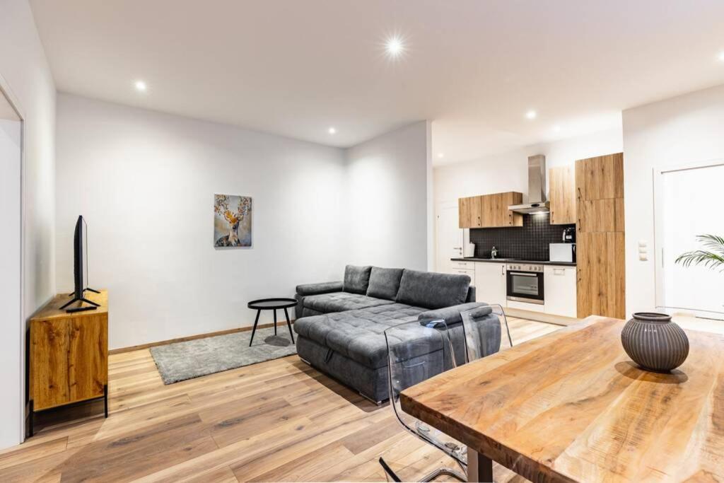 Modern Next To Subway Station Appartement