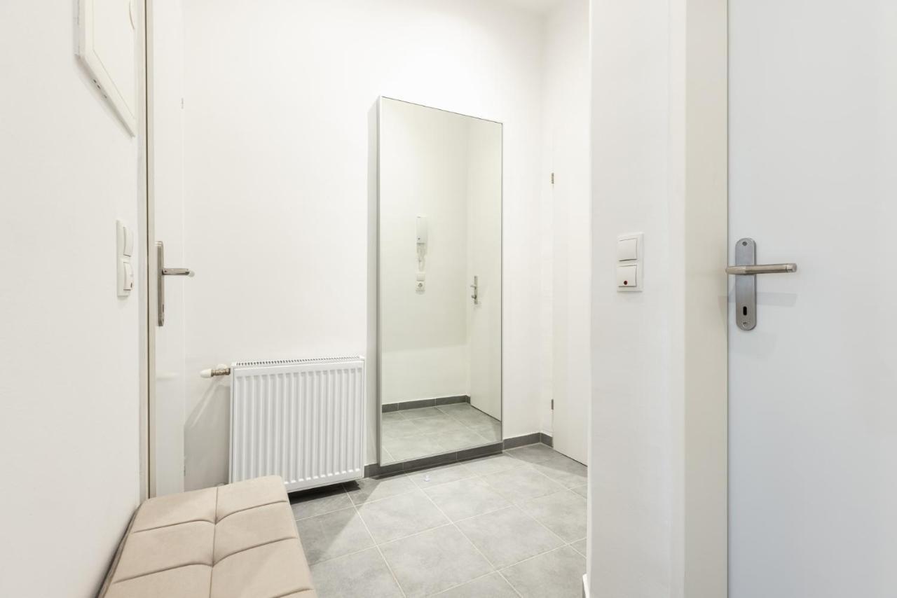 Modern Next To Subway Station Appartement *